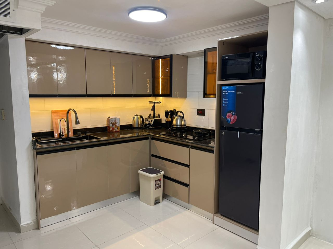 Tulip Project kitchen by Judy Designs